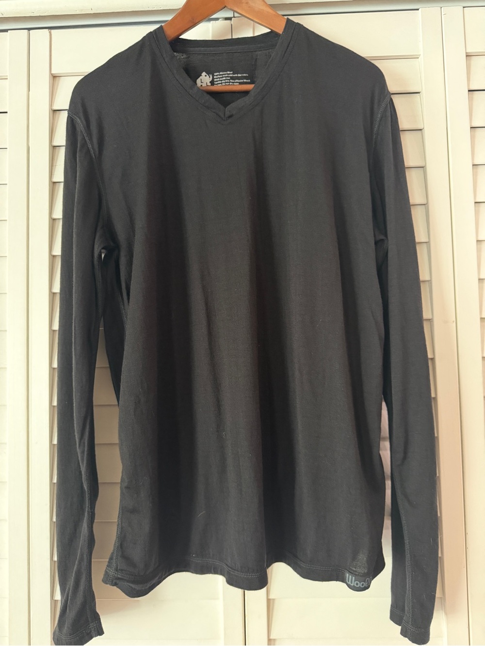 Woolly Clothing Co. Men's Everyday Long Sleeve V-Neck Shirt - Size L